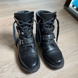 Frye Samantha Stud Hiker size 9